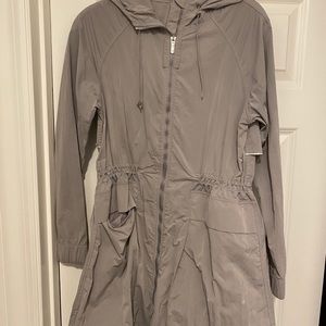 Lululemon taupe windbreaker / raincoat